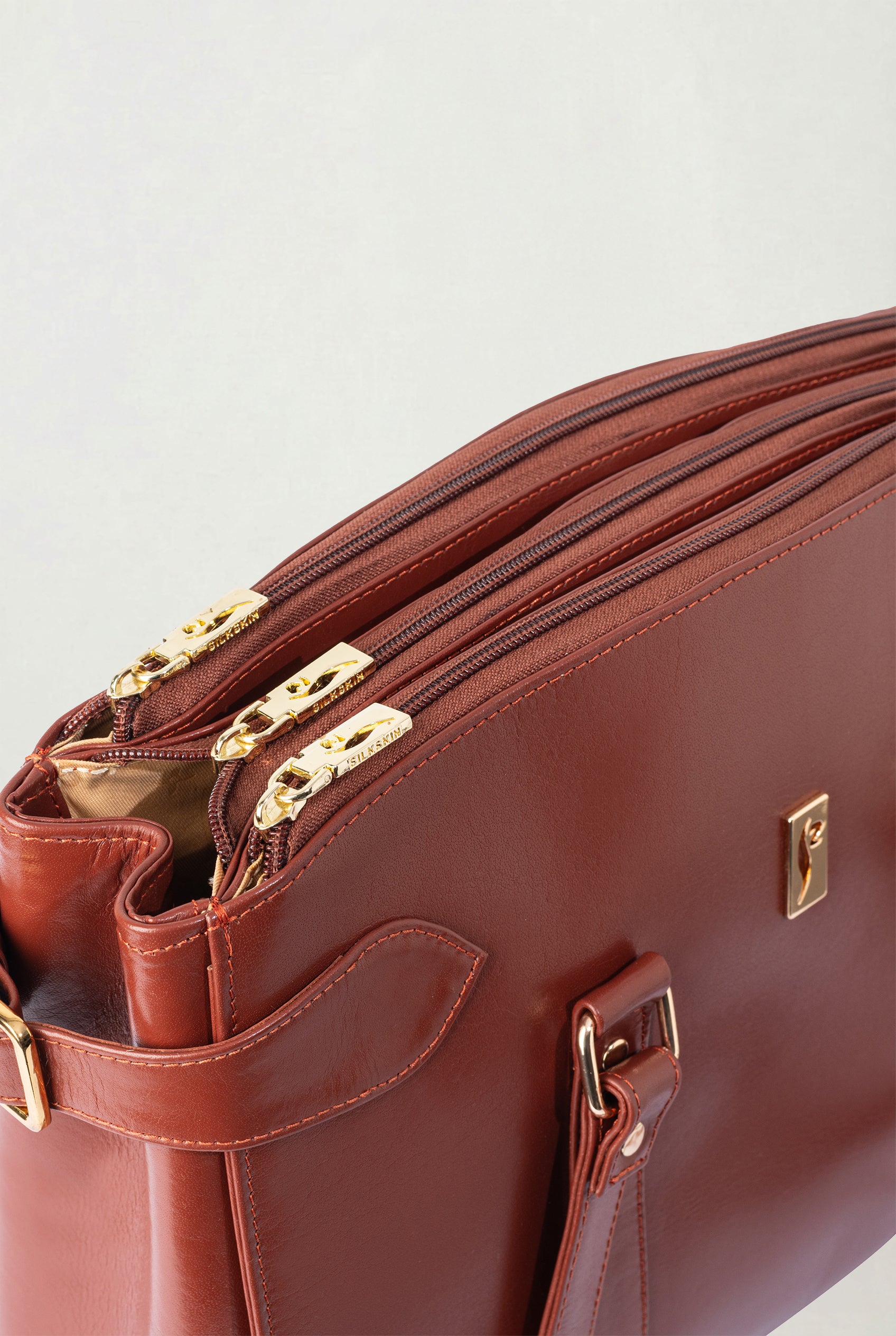 The Alora structured tote